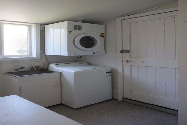 Photo of property in 4 Prince Street, Mount Victoria, Wellington, 6011