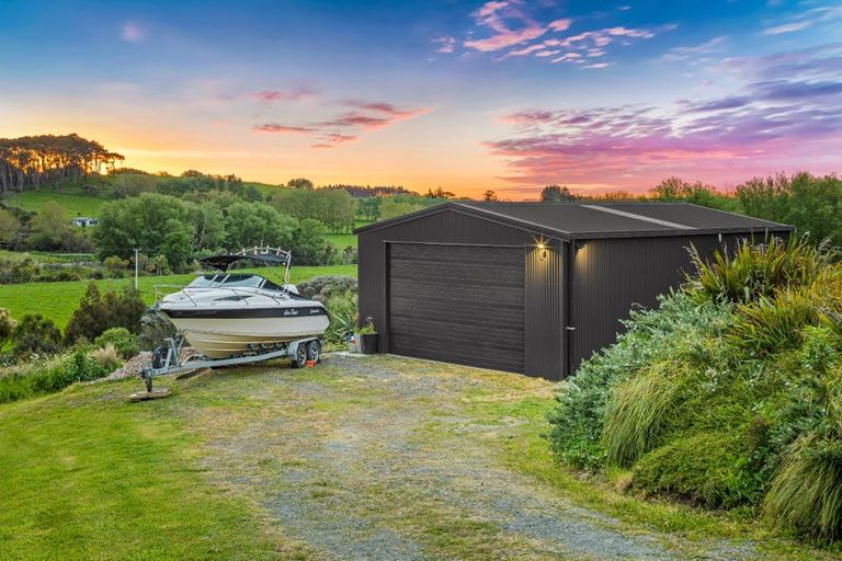 Photo of property in 56 Hull Road, Waitoki, Kaukapakapa, 0871