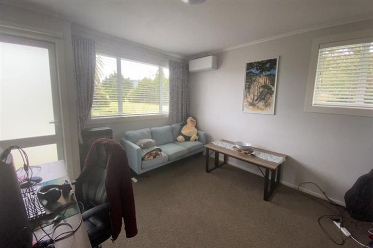 Photo of property in 2/12 Poplar Grove, Ebdentown, Upper Hutt, 5018