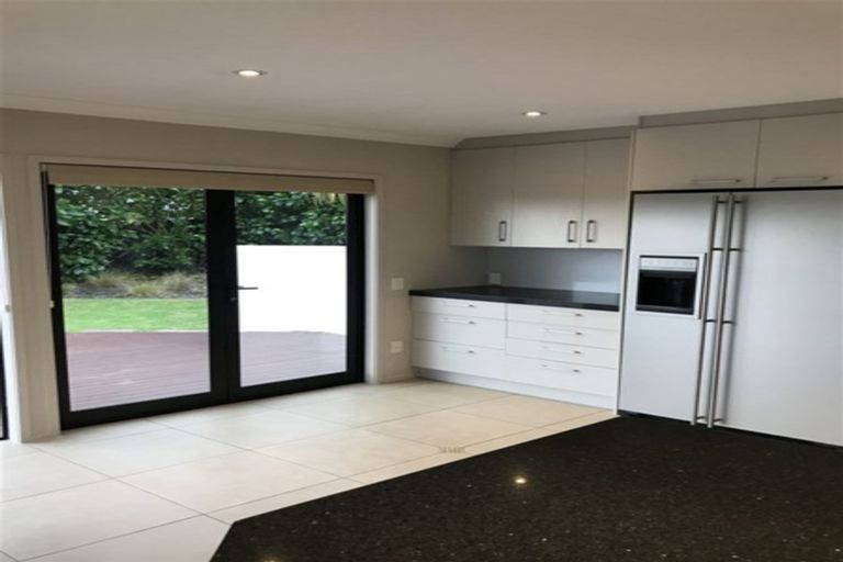 Photo of property in 38 Loloma Drive, Half Moon Bay, Auckland, 2012
