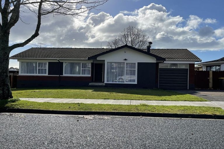 Photo of property in 56 Beechdale Crescent, Pakuranga Heights, Auckland, 2010