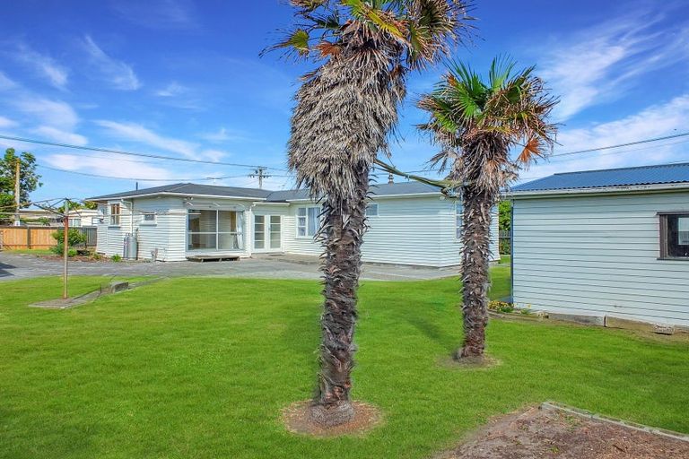 Photo of property in 23 Pratt Avenue, Foxton Beach, Foxton, 4815