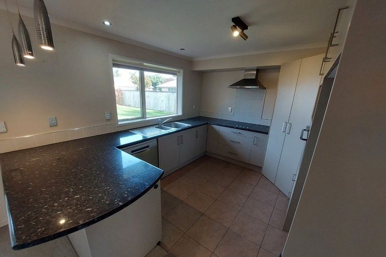 Photo of property in 10 Madison Street, Cambridge, 3434