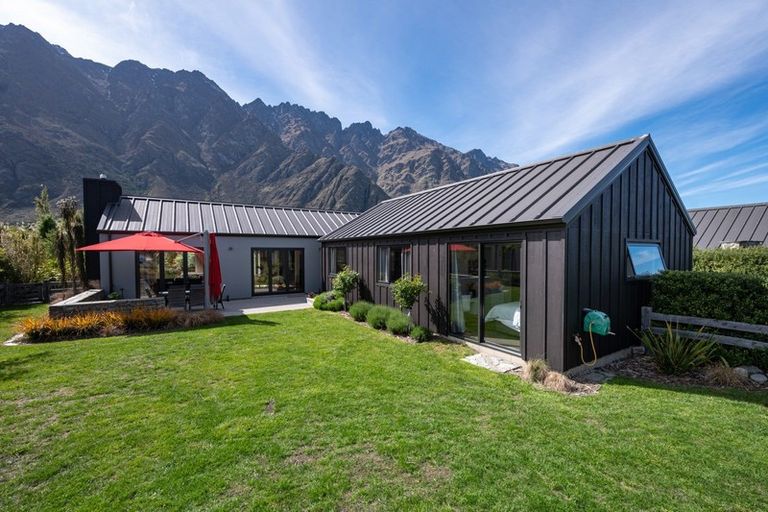 Photo of property in 2 Jacks Point Rise, Jacks Point, Queenstown, 9371