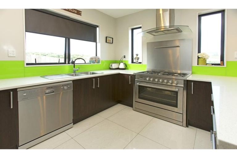Photo of property in 114 Voyager Drive, Gulf Harbour, Whangaparaoa, 0930
