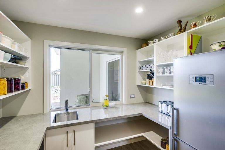 Photo of property in 88 Orotu Drive, Poraiti, Napier, 4112