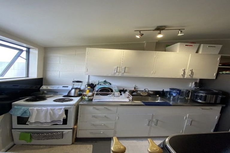 Photo of property in 8/21 Collins Avenue, Tawa, Wellington, 5028