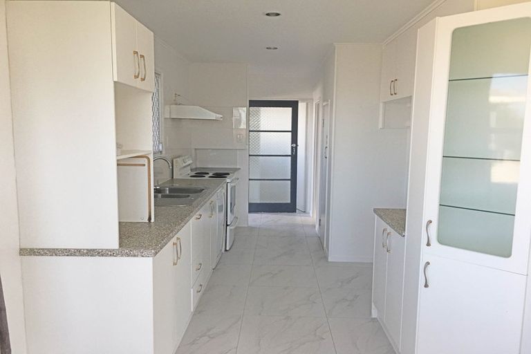 Photo of property in 169 Hobsonville Road, West Harbour, Auckland, 0618