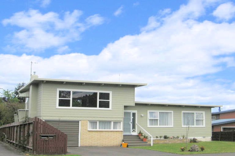 Photo of property in 111 Taupo View Road, Taupo, 3330