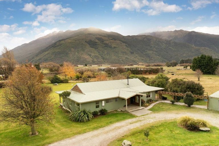 Photo of property in 2 Wilkin Road, Makarora, Wanaka, 9382