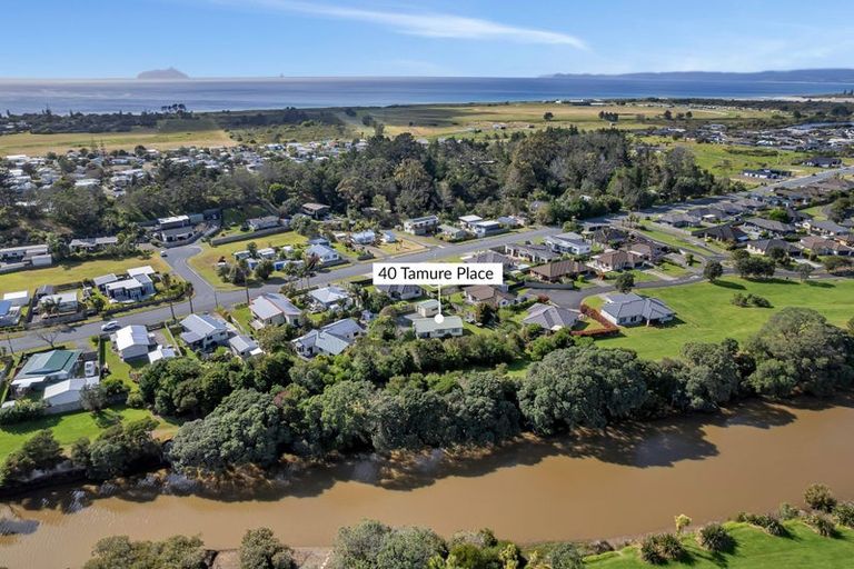 Photo of property in 40 Tamure Place, Ruakaka, 0116