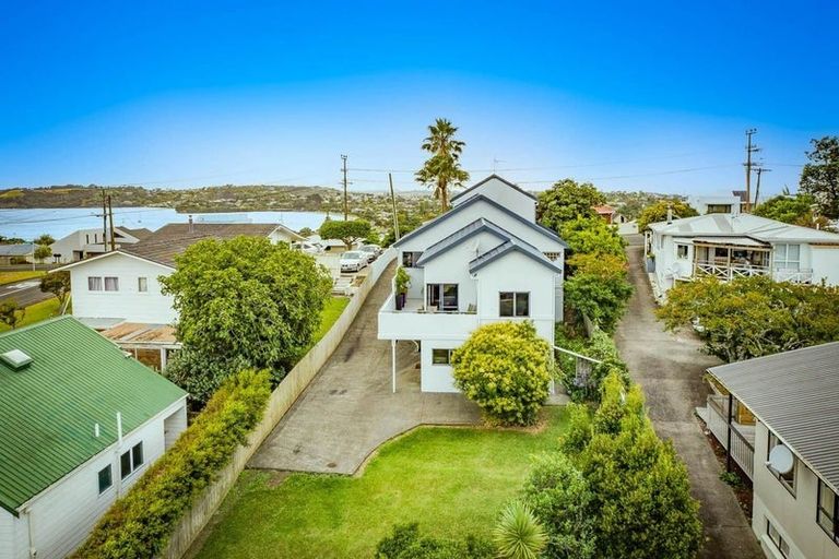 Photo of property in 62 Stanmore Bay Road, Stanmore Bay, Whangaparaoa, 0932