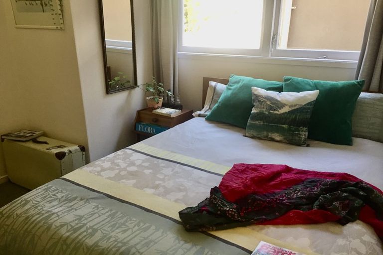 Photo of property in 4 Tranquil Glade, Hillcrest, Auckland, 0627