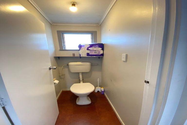 Photo of property in 32 Riverpark Crescent, Henderson, Auckland, 0610