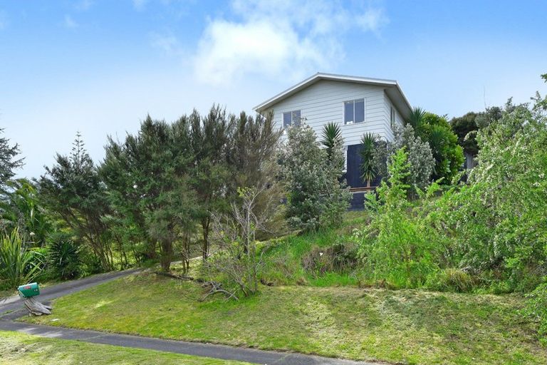 Photo of property in 13 Kaitawa Street, Waikanae Beach, Waikanae, 5036