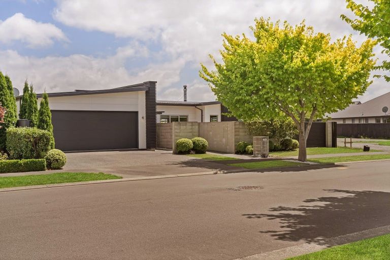 Photo of property in 9 Crown Close, Prebbleton, 7604