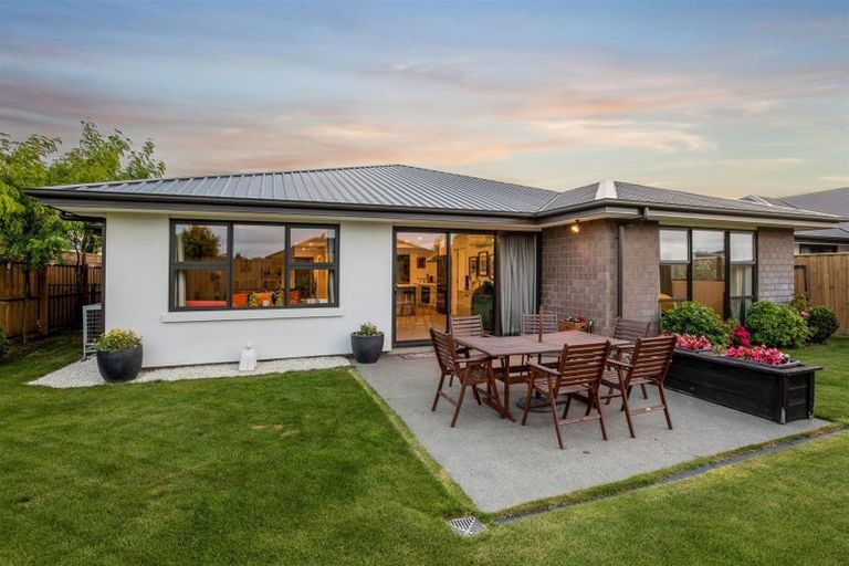 Photo of property in 85 Shillingford Boulevard, Rolleston, 7615