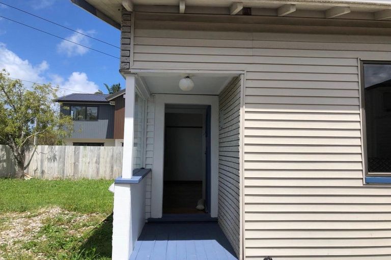 Photo of property in 25 Busby Street, Blockhouse Bay, Auckland, 0600