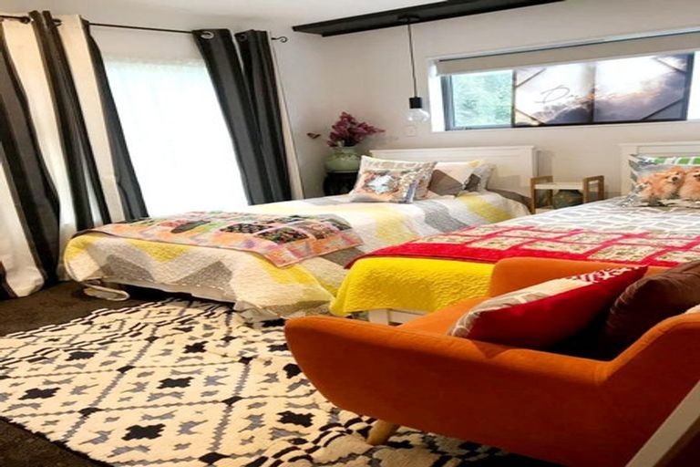 Photo of property in 37 Newington Road, Henderson, Auckland, 0612