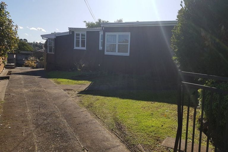 Photo of property in 38 Sunnynook Road, Sunnynook, Auckland, 0620