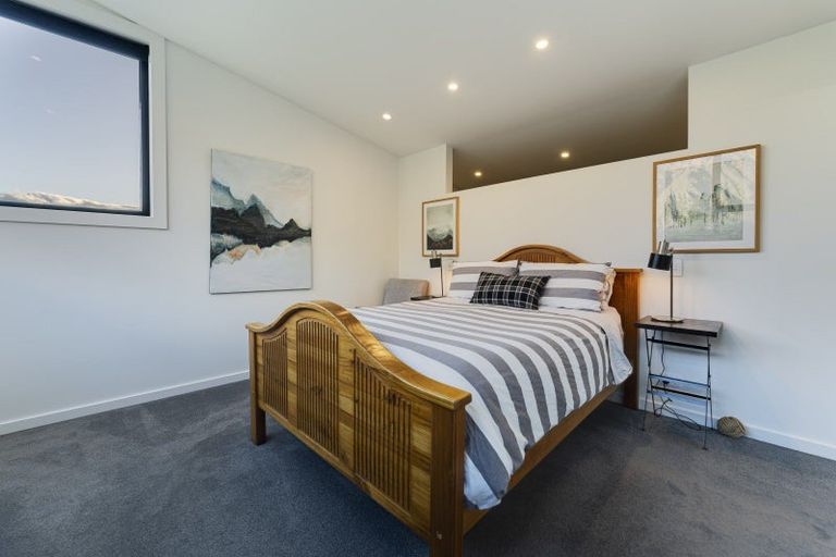 Photo of property in 2 Falconer Rise, Jacks Point, Queenstown, 9371