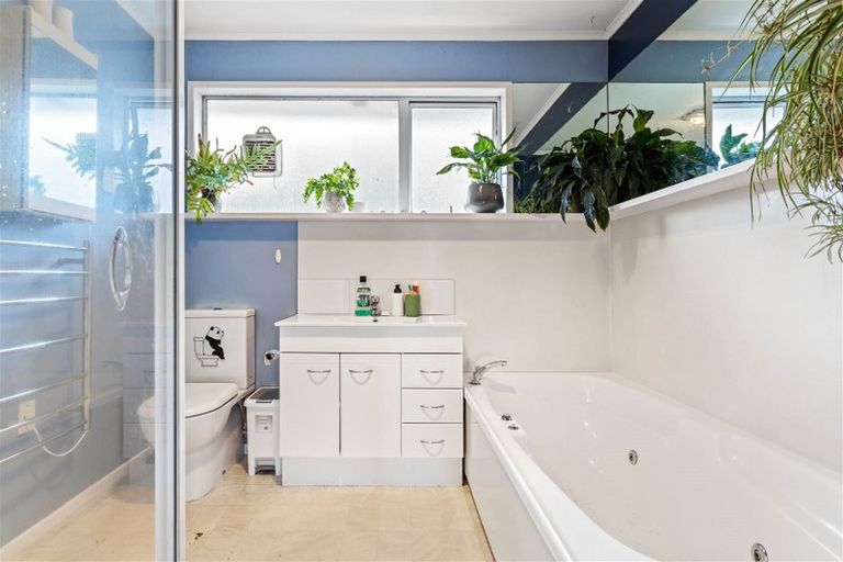 Photo of property in 9 Flaxdale Street, Birkdale, Auckland, 0626