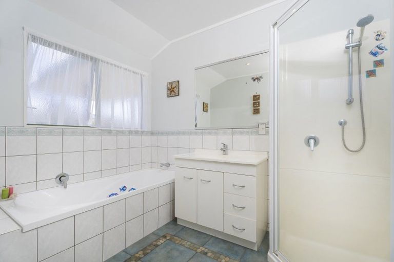 Photo of property in 8 Landel Place, Whitianga, 3510