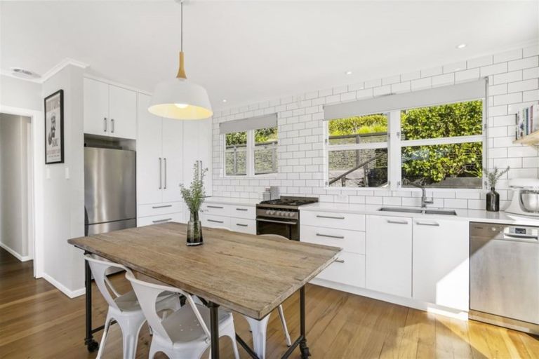 Photo of property in 3 Catrina Avenue, Birkenhead, Auckland, 0626