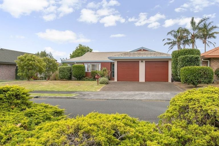 Photo of property in 3 Maurice Borich Place, Henderson, Auckland, 0610