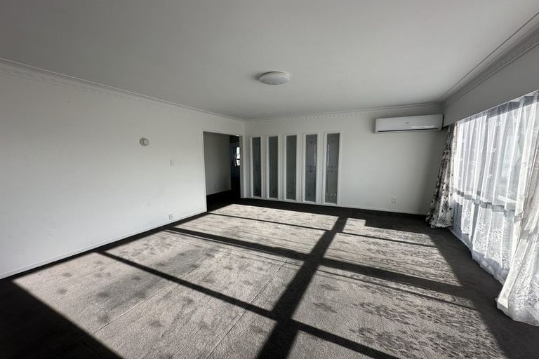 Photo of property in 4 Priestley Drive, Bucklands Beach, Auckland, 2014
