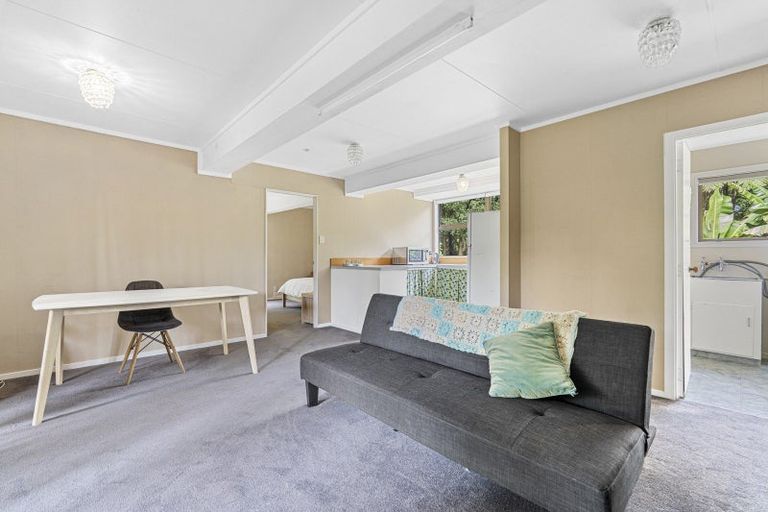 Photo of property in 52 Pitcairn Street, Oakura, 4314