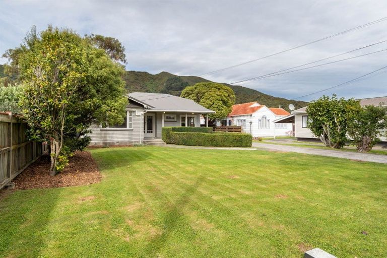 Photo of property in 48 Bauchop Road, Waterloo, Lower Hutt, 5011