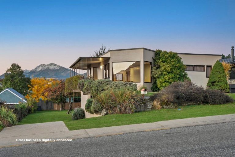 Photo of property in 95 Plantation Road, Wanaka, 9305