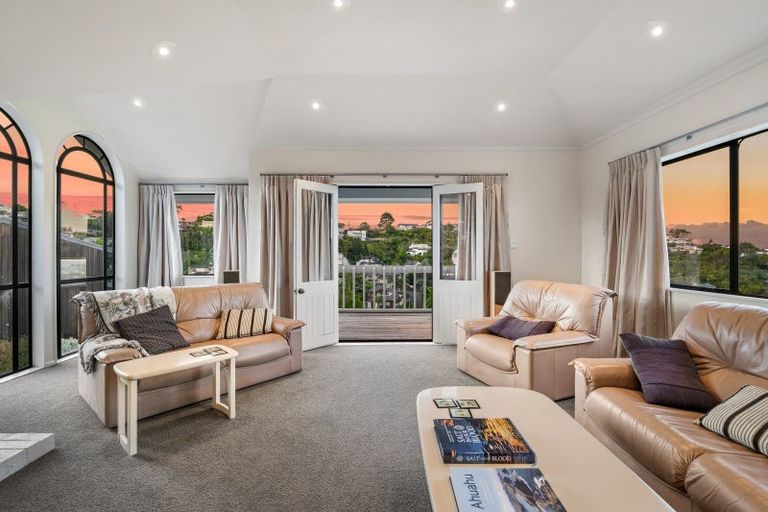 Photo of property in 28 Bellbird Rise, Murrays Bay, Auckland, 0630