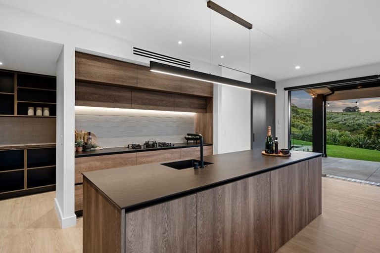 Photo of property in 9 Ridgelea Road, Long Bay, Albany, 0792