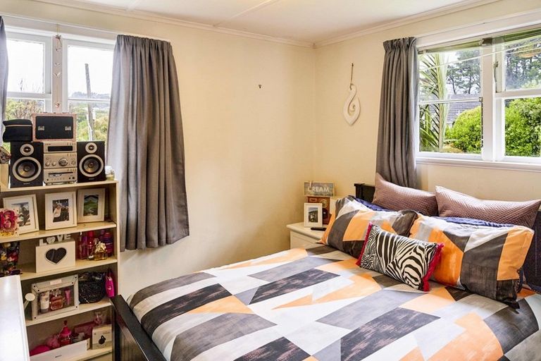 Photo of property in 17 Chew Place, Ranui, Porirua, 5024