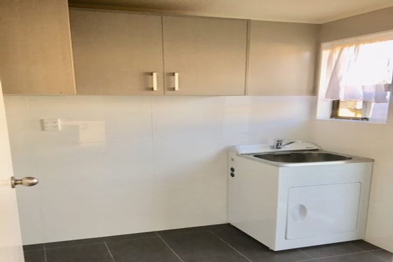 Photo of property in 1/143 Te Irirangi Drive, Flat Bush, Auckland, 2019