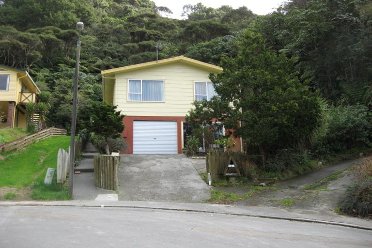 Photo of property in 10 Vermont Grove, Wainuiomata, Lower Hutt, 5014
