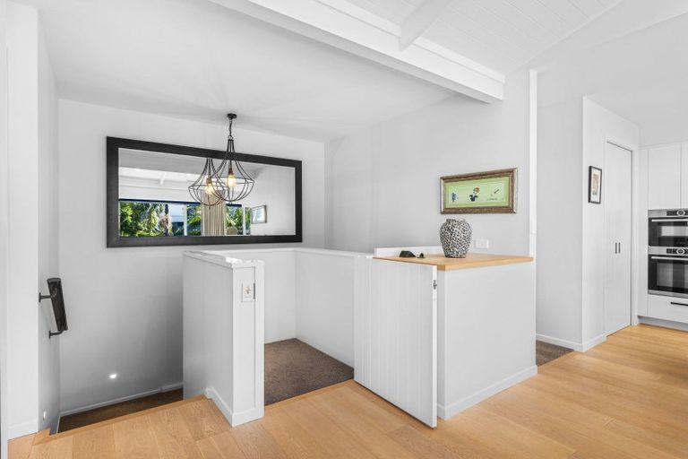 Photo of property in 341 Devonport Road, Tauranga, 3110