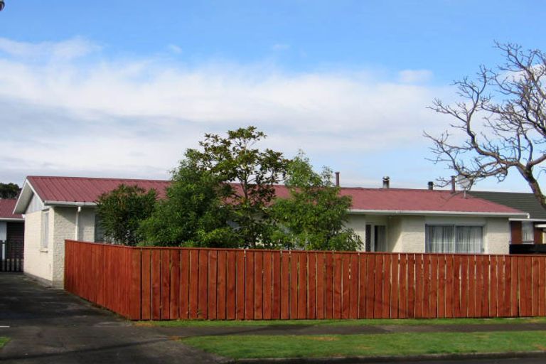 Photo of property in 5 Haast Place, Awapuni, Palmerston North, 4412
