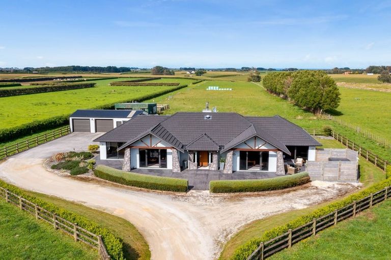 Photo of property in 105 Mawhitiwhiti Road, Normanby, Hawera, 4675