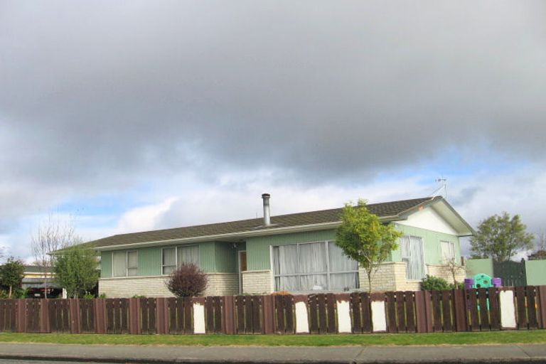 Photo of property in 79 Folkestone Drive, Flaxmere, Hastings, 4120