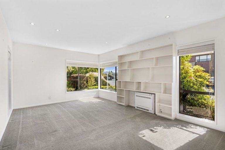 Photo of property in 2 Cottesmore Close, Burnside, Christchurch, 8053