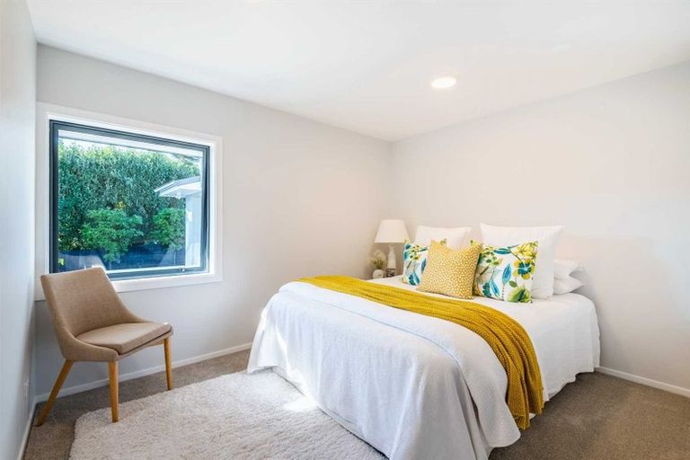 Photo of property in 24a Lyons Avenue, Murrays Bay, Auckland, 0630