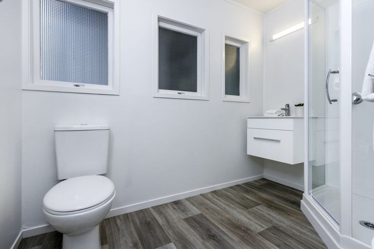 Photo of property in 29 Whitby Crescent, Mairangi Bay, Auckland, 0630