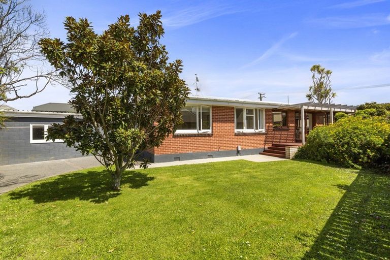 Photo of property in 1a Colin Grove, Hutt Central, Lower Hutt, 5010