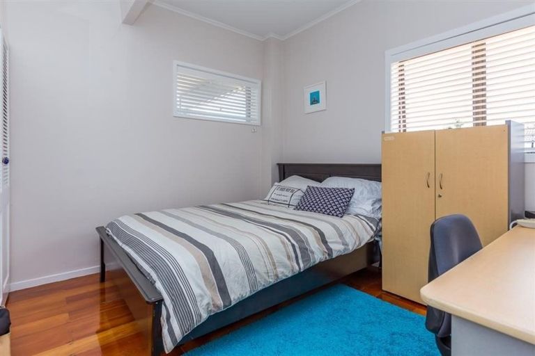 Photo of property in 26 Hamana Street, Narrow Neck, Auckland, 0622
