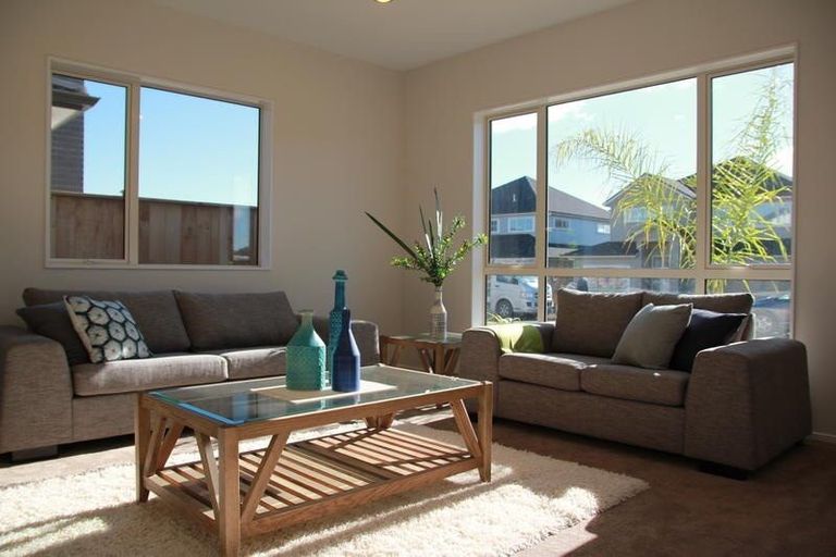 Photo of property in 16 Ballindrait Drive, Flat Bush, Auckland, 2019