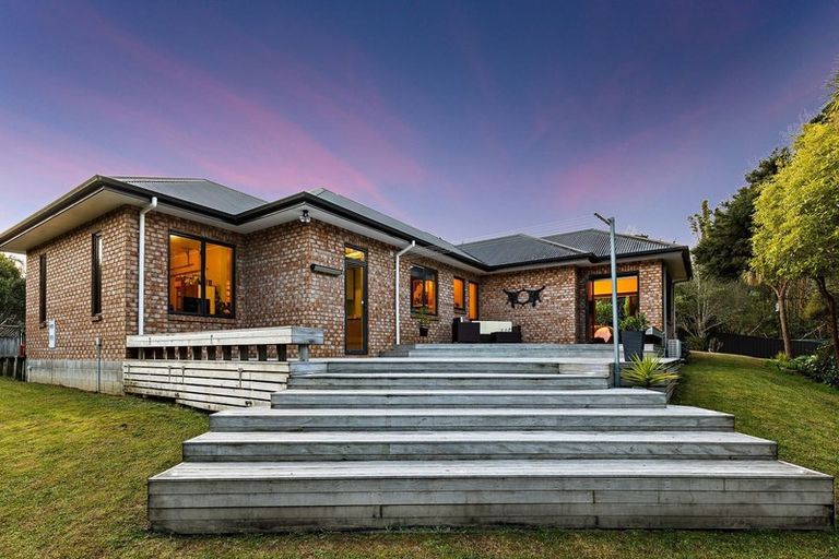 Photo of property in 157e Colwill Road, Massey, Auckland, 0614