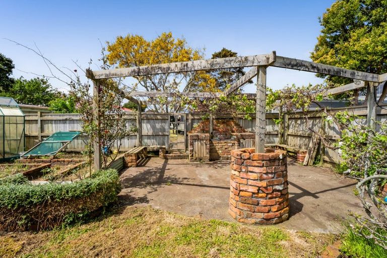 Photo of property in 54 Disraeli Street, Hawera, 4610